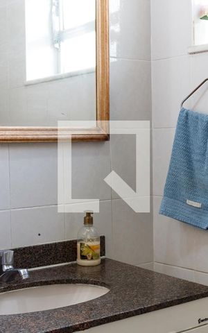 Casa à venda com 248m², 3 quartos e 1 vaga Casa à venda com 248m², 3 quartos e 1 vagaBanheiro