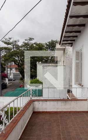 Casa à venda com 350m², 3 quartos e 5 vagas Casa à venda com 350m², 3 quartos e 5 vagasQuarto 1