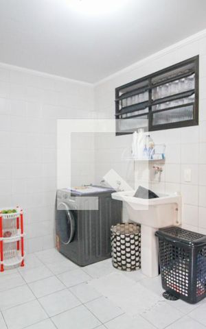 Casa à venda com 116m², 3 quartos e 3 vagasarea de serviço