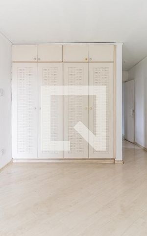 Casa à venda com 850m², 4 quartos e 2 vagas Casa à venda com 850m², 4 quartos e 2 vagasQuarto 3 - Suíte 2