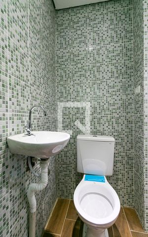 Casa para alugar com 55m², 2 quartos e sem vaga Casa para alugar com 55m², 2 quartos e sem vagaBanheiro da Suíte 2