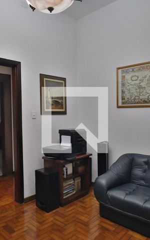 Casa à venda com 600m², 5 quartos e 2 vagasEscritório