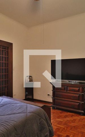 Casa à venda com 600m², 5 quartos e 2 vagasSuíte 