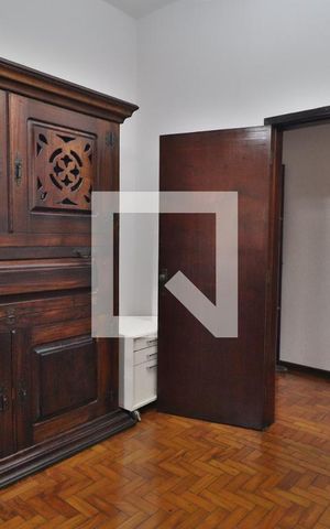 Casa à venda com 600m², 5 quartos e 2 vagasEscritório