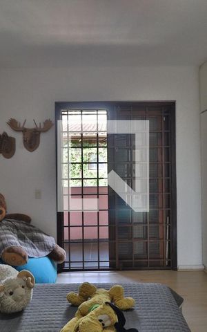 Casa à venda com 600m², 5 quartos e 2 vagasQuarto 4