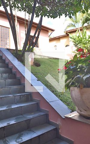 Casa à venda com 600m², 5 quartos e 2 vagasEntrada