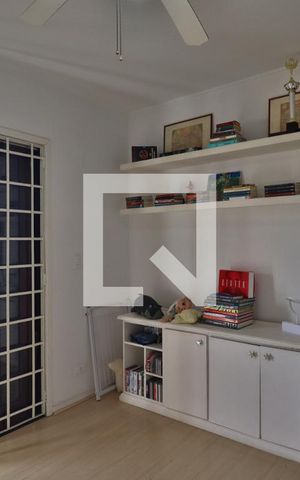 Casa à venda com 600m², 5 quartos e 2 vagasQuarto 3