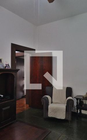 Casa à venda com 600m², 5 quartos e 2 vagasSala de Tv