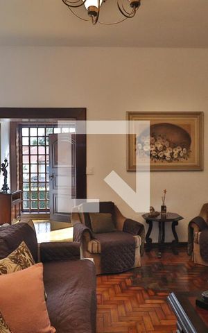 Casa à venda com 600m², 5 quartos e 2 vagasSala