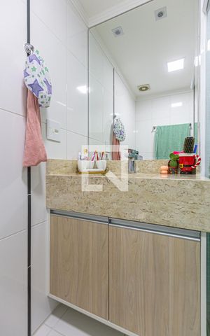 Apartamento à venda com 128m², 3 quartos e 3 vagas Apartamento à venda com 128m², 3 quartos e 3 vagasBanheiro da Suite 1