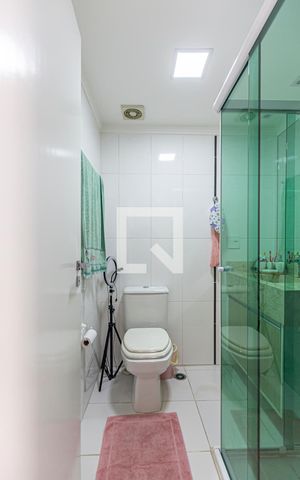 Apartamento à venda com 128m², 3 quartos e 3 vagas Apartamento à venda com 128m², 3 quartos e 3 vagasBanheiro da Suite 1