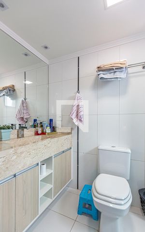 Apartamento à venda com 128m², 3 quartos e 3 vagas Apartamento à venda com 128m², 3 quartos e 3 vagasBanheiro da Suite 3