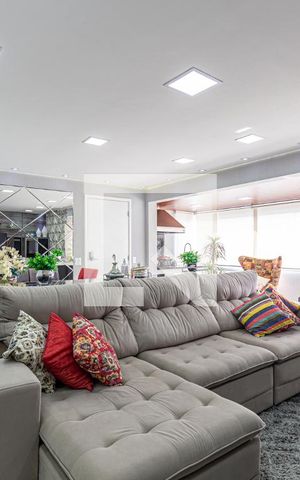 Apartamento à venda com 128m², 3 quartos e 3 vagas Apartamento à venda com 128m², 3 quartos e 3 vagasSala