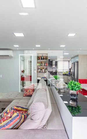 Apartamento à venda com 128m², 3 quartos e 3 vagas Apartamento à venda com 128m², 3 quartos e 3 vagasSala