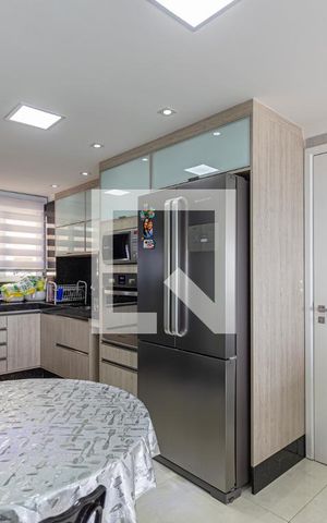Apartamento à venda com 128m², 3 quartos e 3 vagas Apartamento à venda com 128m², 3 quartos e 3 vagasCozinha