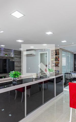 Apartamento à venda com 128m², 3 quartos e 3 vagas Apartamento à venda com 128m², 3 quartos e 3 vagasSala