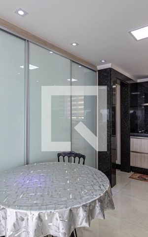 Apartamento à venda com 128m², 3 quartos e 3 vagas Apartamento à venda com 128m², 3 quartos e 3 vagasCozinha