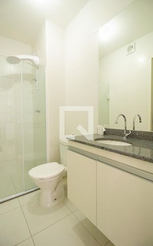 Apartamento à venda com 35m², 2 quartos e 1 vaga Apartamento à venda com 35m², 2 quartos e 1 vagaBanheiro