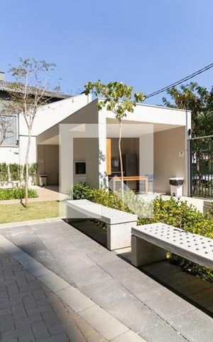 Apartamento à venda com 35m², 2 quartos e 1 vaga Apartamento à venda com 35m², 2 quartos e 1 vagaÁrea comum - Churrasqueira