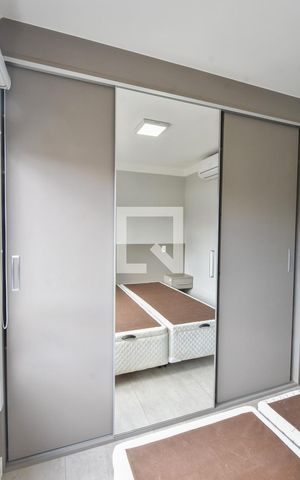 Apartamento para alugar com 60m², 2 quartos e 1 vagaSuíte 01