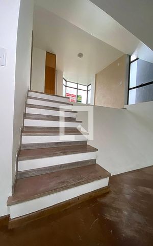 Apartamento à venda com 74m², 1 quarto e 1 vagaEscada