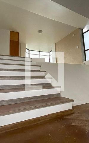 Apartamento à venda com 74m², 1 quarto e 1 vagaEscada