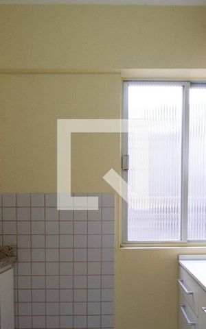 Apartamento para alugar com 80m², 2 quartos e 1 vagaÁrea de Serviço