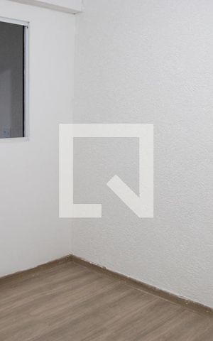 Casa à venda com 200m², 4 quartos e 1 vaga Casa à venda com 200m², 4 quartos e 1 vagaQuarto de Serviço