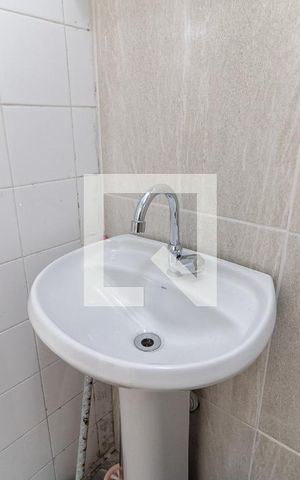 Casa à venda com 70m², 2 quartos e 1 vaga Casa à venda com 70m², 2 quartos e 1 vagaBanheiro