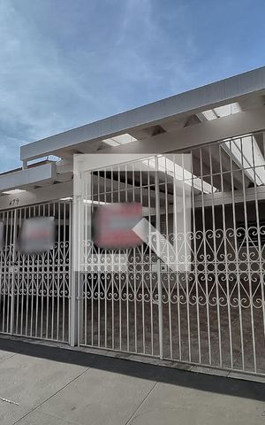 Casa à venda com 70m², 2 quartos e 1 vaga Casa à venda com 70m², 2 quartos e 1 vagaFachada