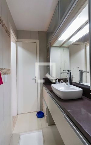 Casa de condomínio à venda com 100m², 3 quartos e 1 vaga Casa de condomínio à venda com 100m², 3 quartos e 1 vagaBanheiro
