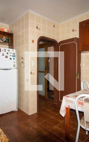 Casa à venda com 100m², 3 quartos e 2 vagas Casa à venda com 100m², 3 quartos e 2 vagasCozinha
