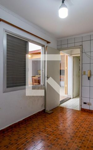 Casa à venda com 450m², 4 quartos e 8 vagas Casa à venda com 450m², 4 quartos e 8 vagasQuarto de Serviço