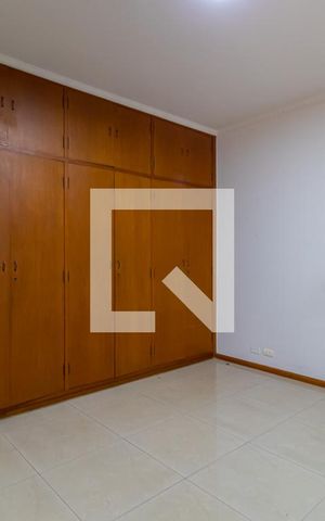 Casa à venda com 450m², 4 quartos e 8 vagas Casa à venda com 450m², 4 quartos e 8 vagasSuíte 1