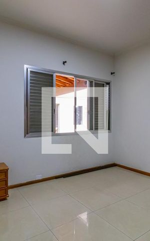 Casa à venda com 450m², 4 quartos e 8 vagas Casa à venda com 450m², 4 quartos e 8 vagasSuíte 1