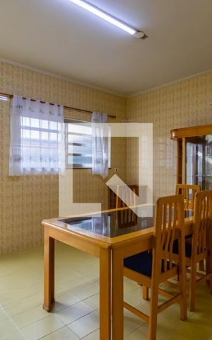 Casa à venda com 450m², 4 quartos e 8 vagas Casa à venda com 450m², 4 quartos e 8 vagasCopa