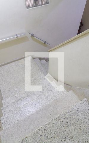 Apartamento à venda com 67m², 2 quartos e 1 vagaEscada