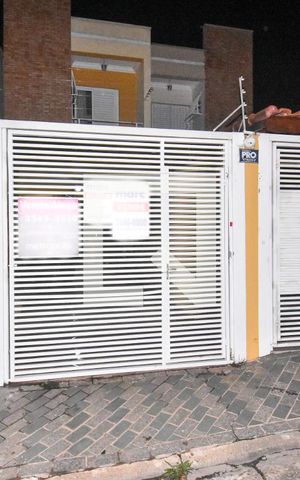 Casa à venda com 151m², 3 quartos e 2 vagasFachada