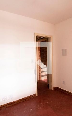 Casa para alugar com 184m², 3 quartos e 1 vaga Casa para alugar com 184m², 3 quartos e 1 vagaSala / Quarto