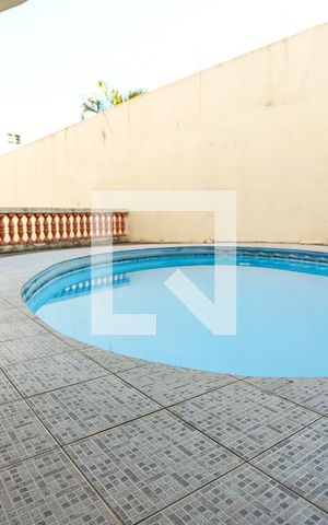 Casa para alugar com 55m², 2 quartos e sem vagaÁrea Comum - Piscina