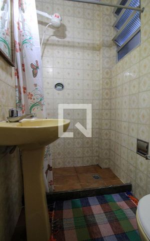 Casa de condomínio à venda com 115m², 5 quartos e 1 vaga Casa de condomínio à venda com 115m², 5 quartos e 1 vagaBanheiro da Suíte