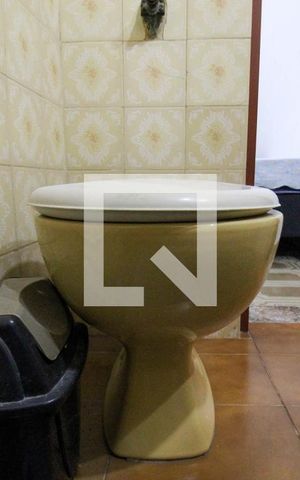 Casa de condomínio à venda com 115m², 5 quartos e 1 vaga Casa de condomínio à venda com 115m², 5 quartos e 1 vagaBanheiro da Suíte
