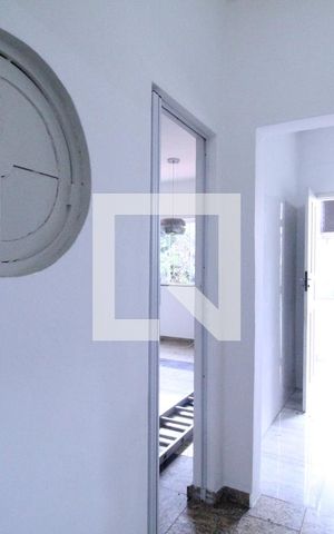 Casa à venda com 200m², 3 quartos e 1 vagaSala - Corredor