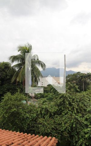 Casa à venda com 200m², 3 quartos e 1 vagaÁrea de serviço - Vista