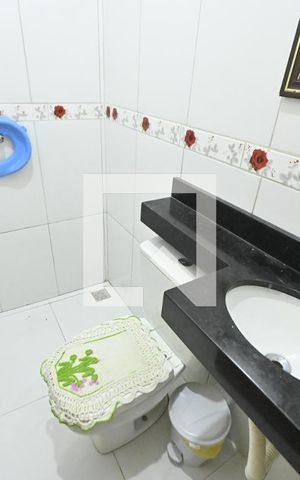 Casa à venda com 80m², 3 quartos e 2 vagasBanheiro