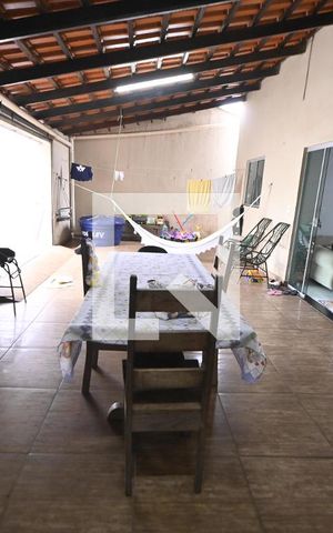 Casa à venda com 80m², 3 quartos e 2 vagasGaragem