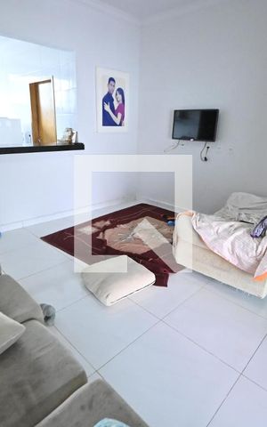 Casa à venda com 80m², 3 quartos e 2 vagasSala
