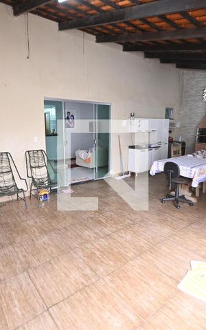 Casa à venda com 80m², 3 quartos e 2 vagasChurrasqueira