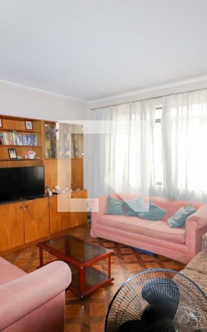 Casa de condomínio à venda com 200m², 3 quartos e 4 vagas Casa de condomínio à venda com 200m², 3 quartos e 4 vagasSala