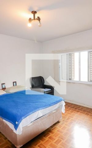 Casa de condomínio à venda com 200m², 3 quartos e 4 vagas Casa de condomínio à venda com 200m², 3 quartos e 4 vagasSuite